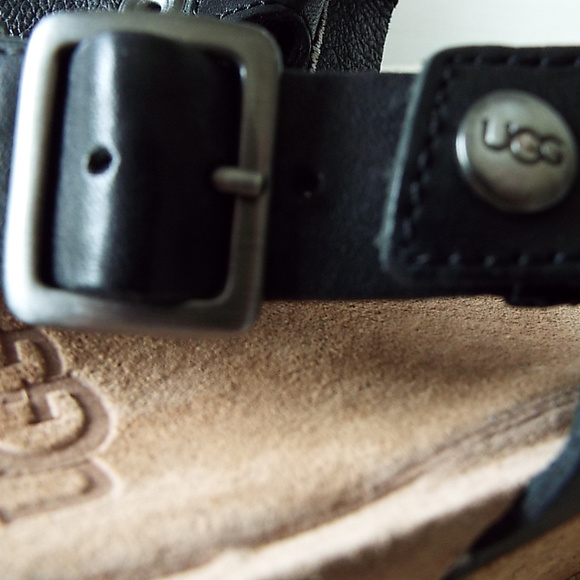 UGG Black Leather Wedges w/Removable Straps - Picture 6 of 8